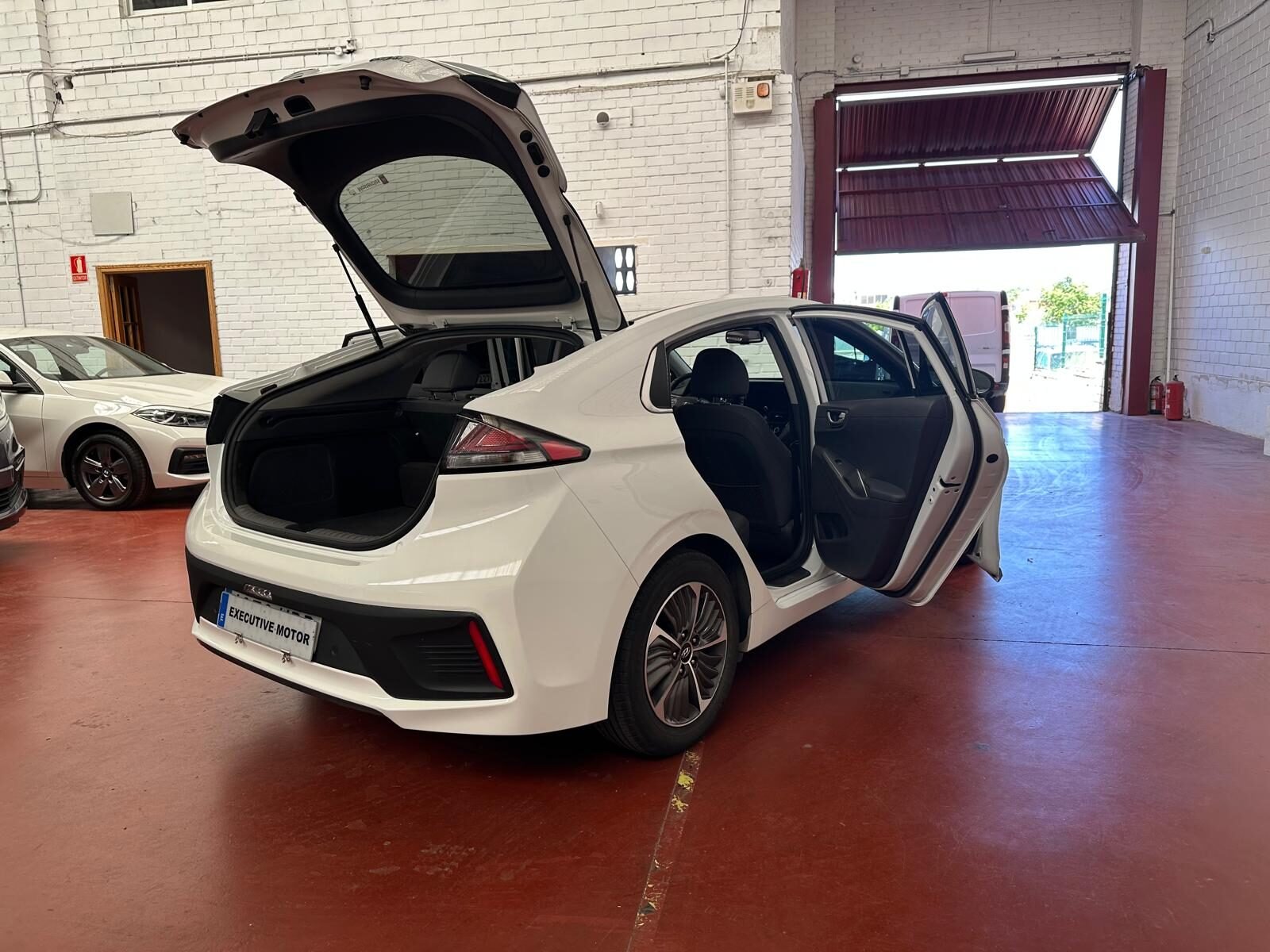 HYUNDAI IONIQ HYUNDAI IONIQ 1.6 GDI PHEV