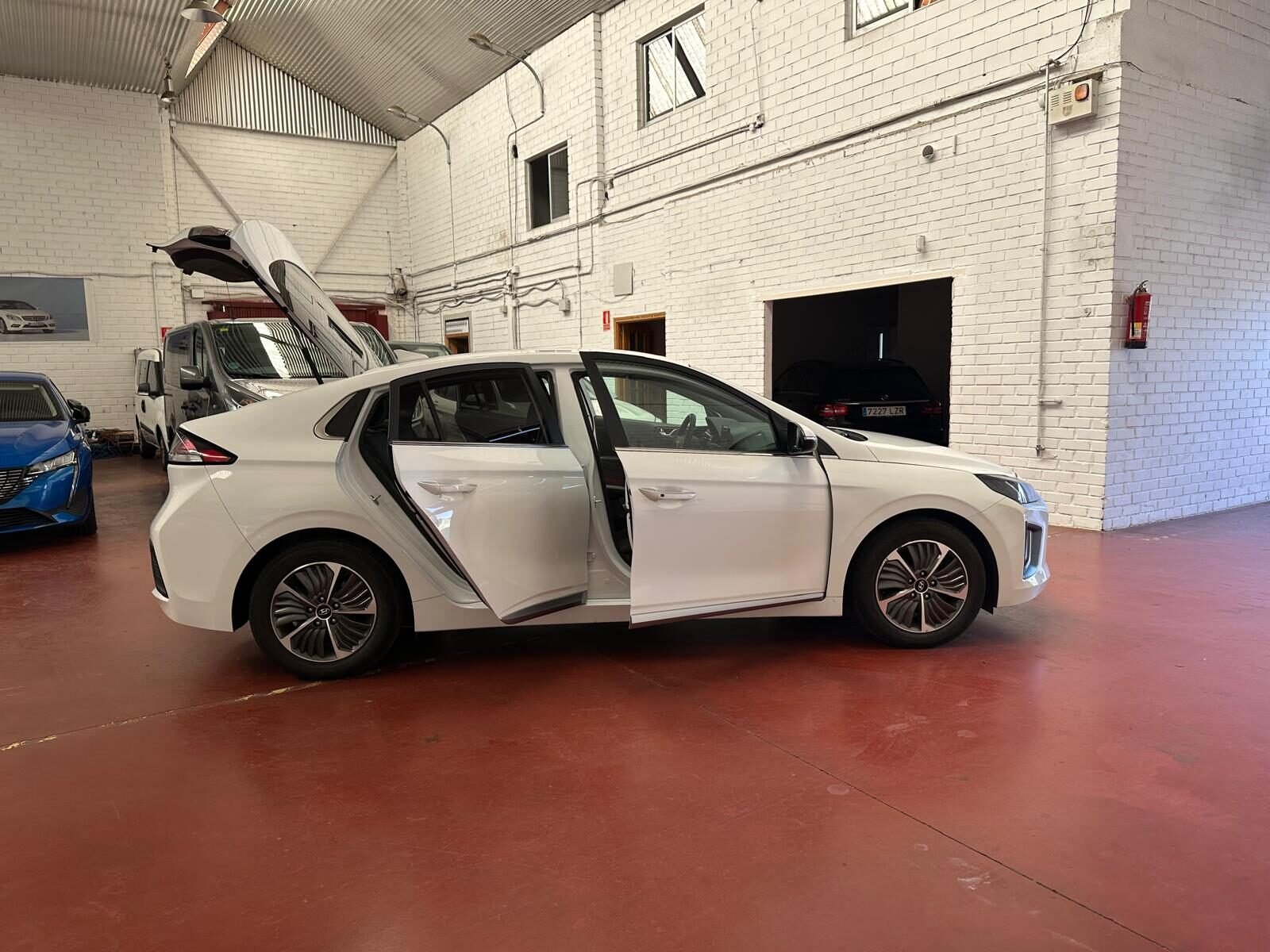 HYUNDAI IONIQ HYUNDAI IONIQ 1.6 GDI PHEV