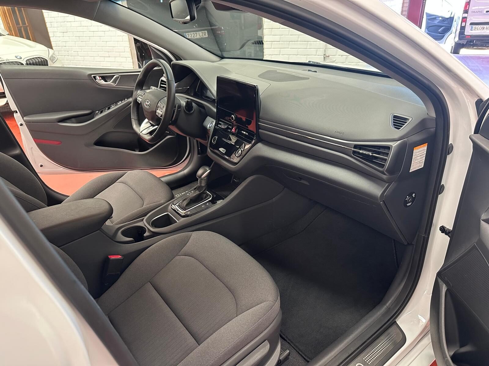HYUNDAI IONIQ HYUNDAI IONIQ 1.6 GDI PHEV