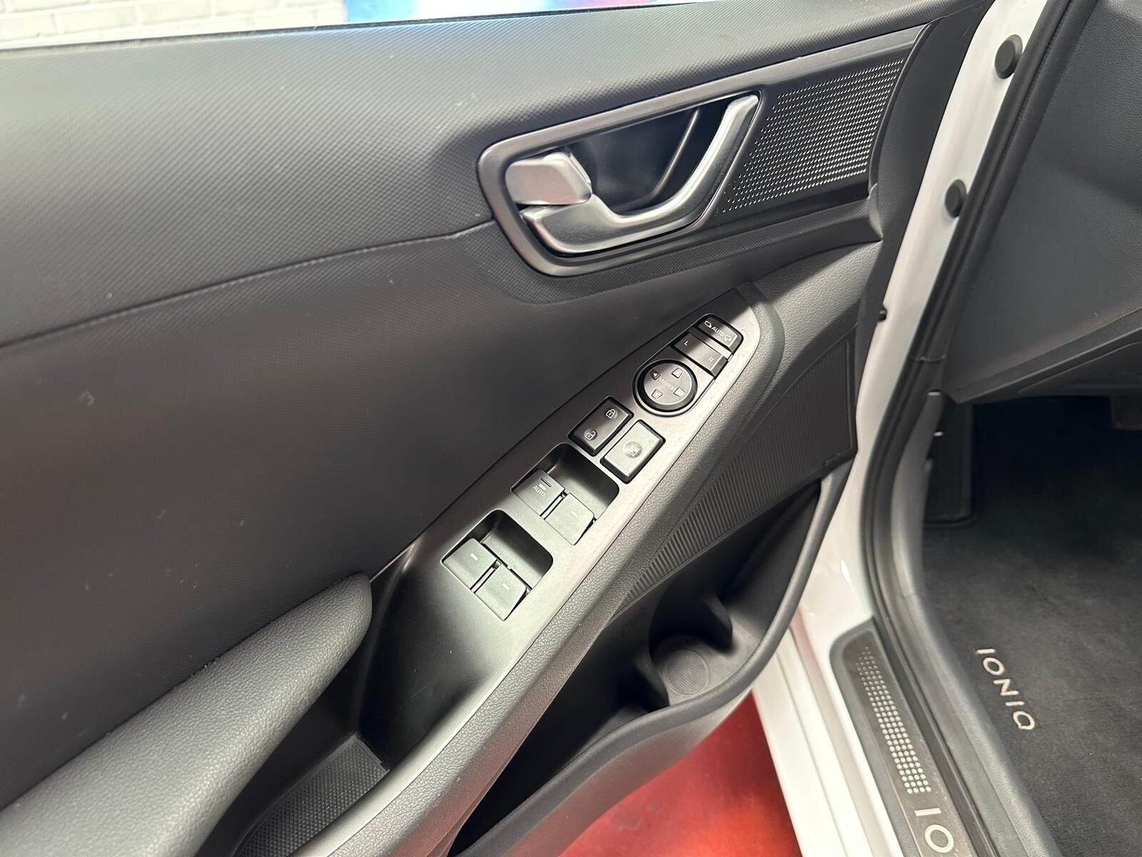 HYUNDAI IONIQ HYUNDAI IONIQ 1.6 GDI PHEV