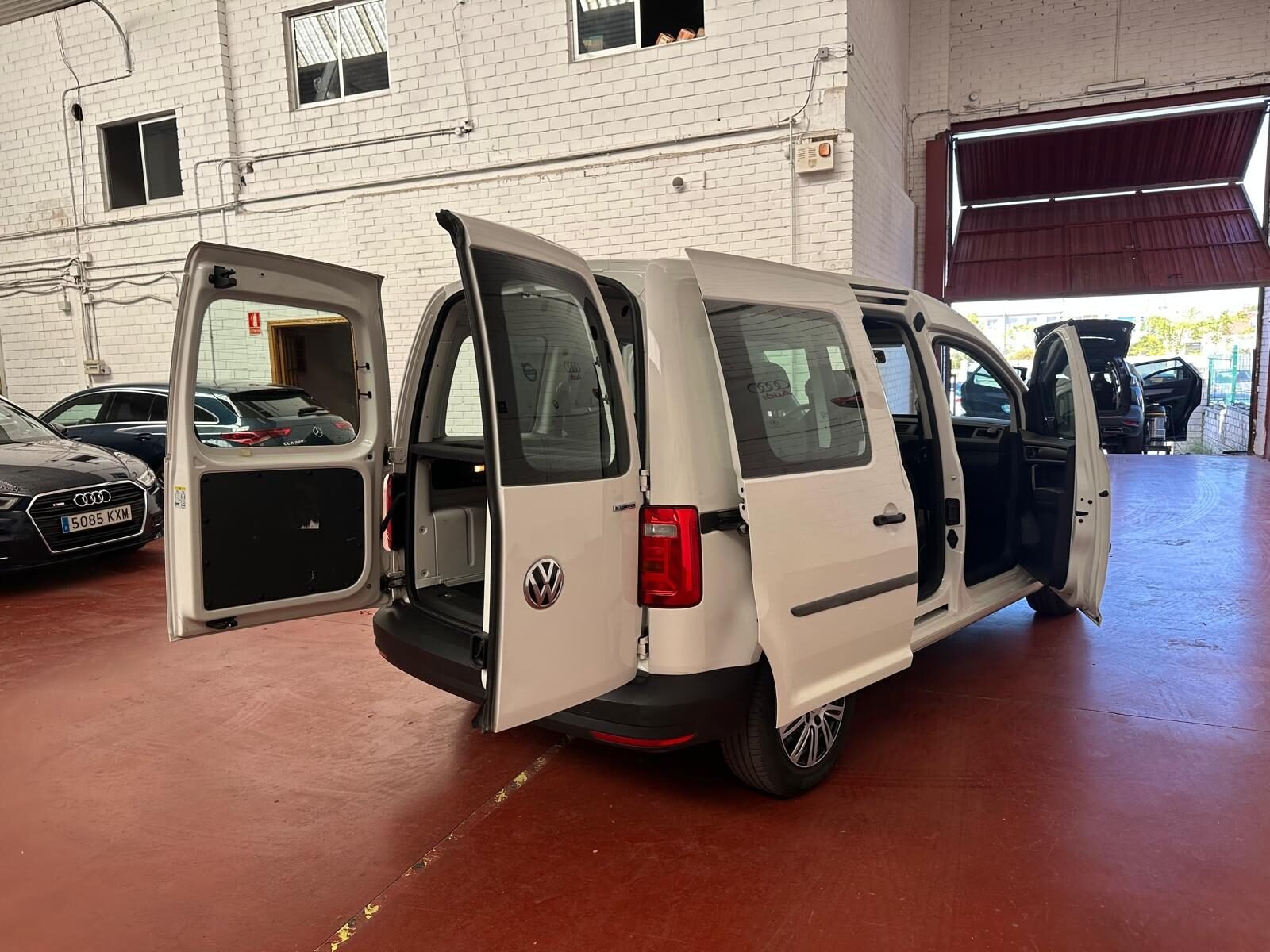VOLKSWAGEN CADDY PROFESIONAL